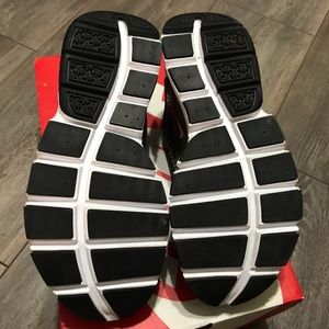 Women Nike Sock Dart SE